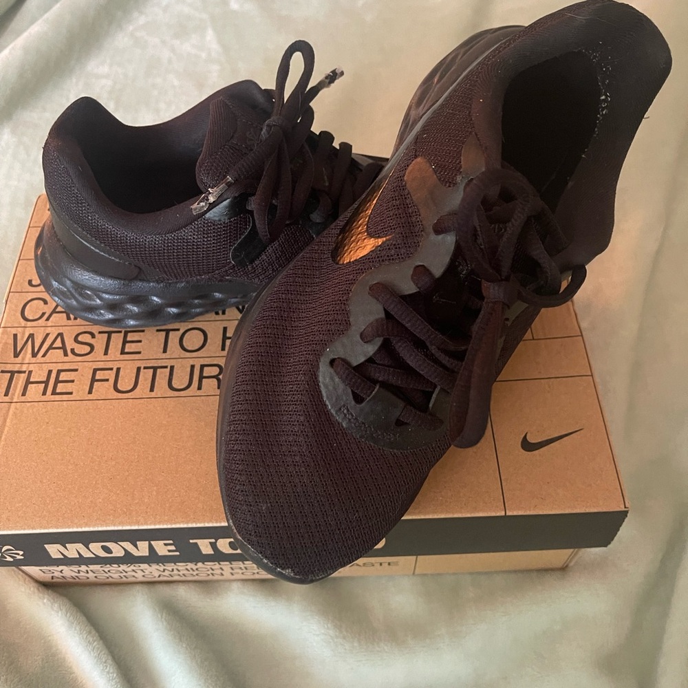 Black Nike Sneakers